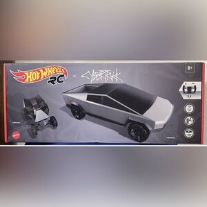Mattel Hot Wheels x Tesla Cybertruck/Quad RC 1:10 New in Box